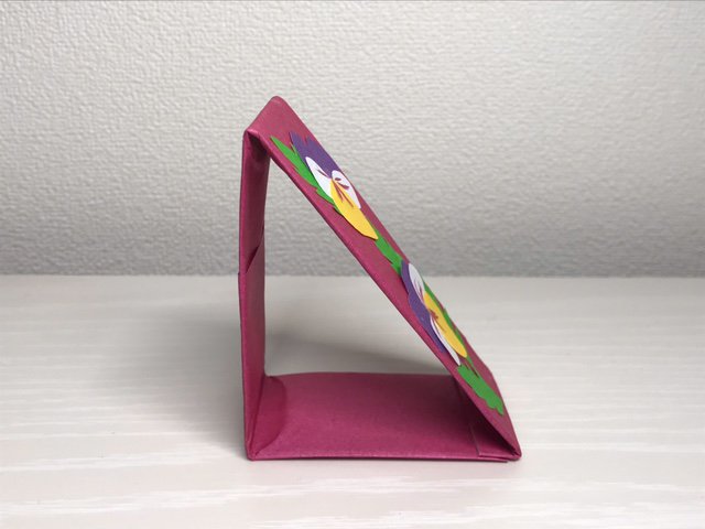 工作用紙を折って直角三角形を作る